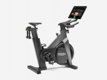 Интерактивный вертикальный велотренажер TECHNOGYM Bike - Рига Молл